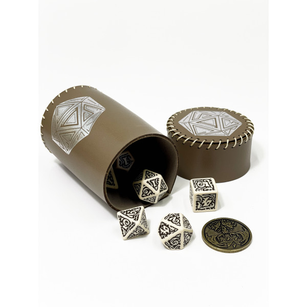Стакан для кубиков D20 коричневый Dice Cup