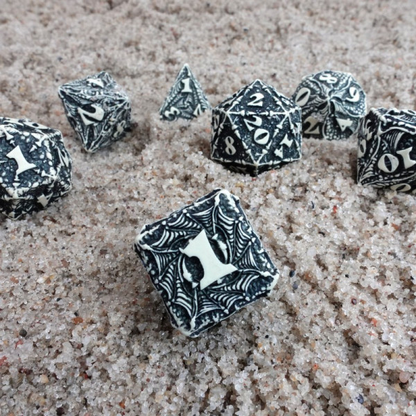 Набір кубиків Dracopolis: Scandinavian Blackfang Dice Set (7)