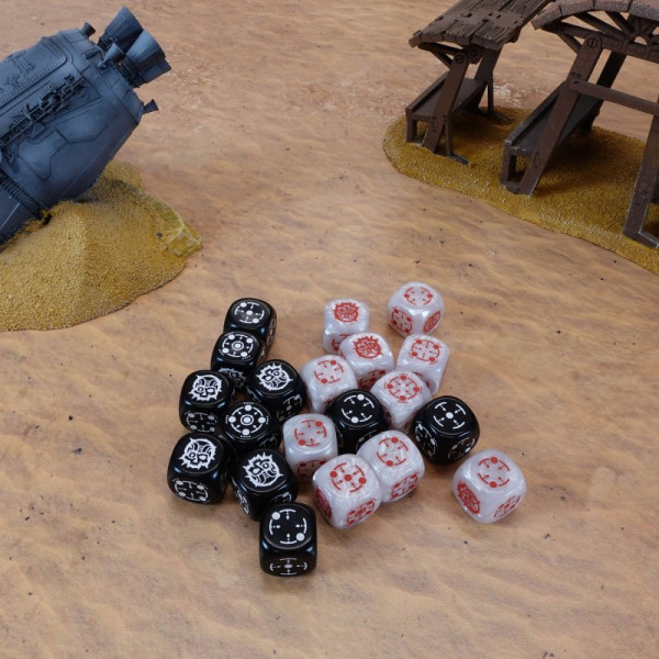Набір кубиків Crosshairs Compact D6: Black & Pearl Dice Set