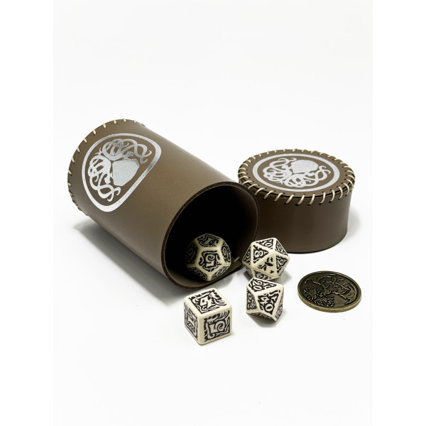 Стакан для кубиков Ктулху коричневый Dice Cup