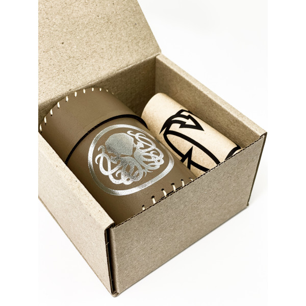 Стакан для кубиков Ктулху коричневый Dice Cup